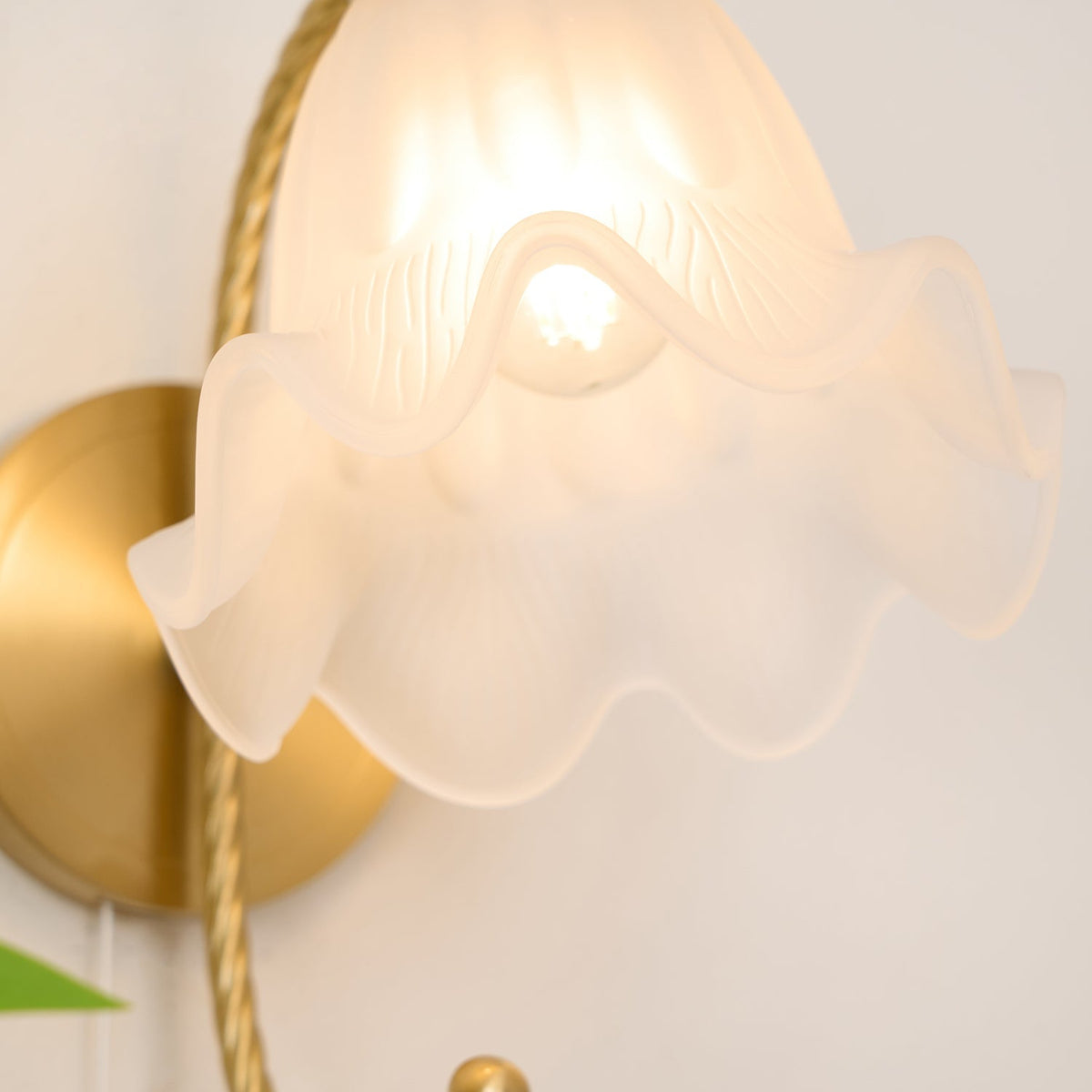 Celisenne Wandleuchte Messing Schwanenhals Milchglas Blumenform