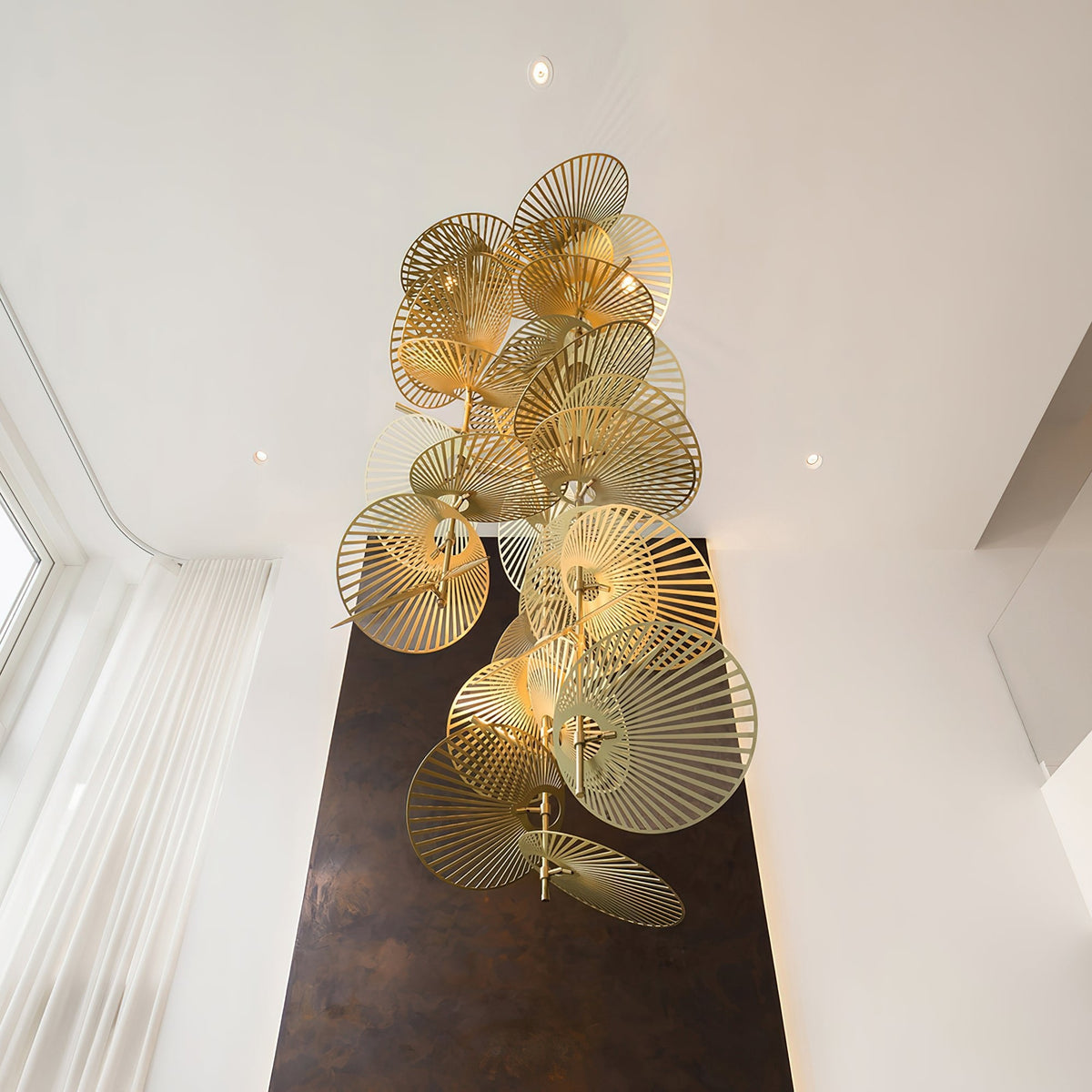 Odoraris luxuriöser Kronleuchter mit Blattmotiv