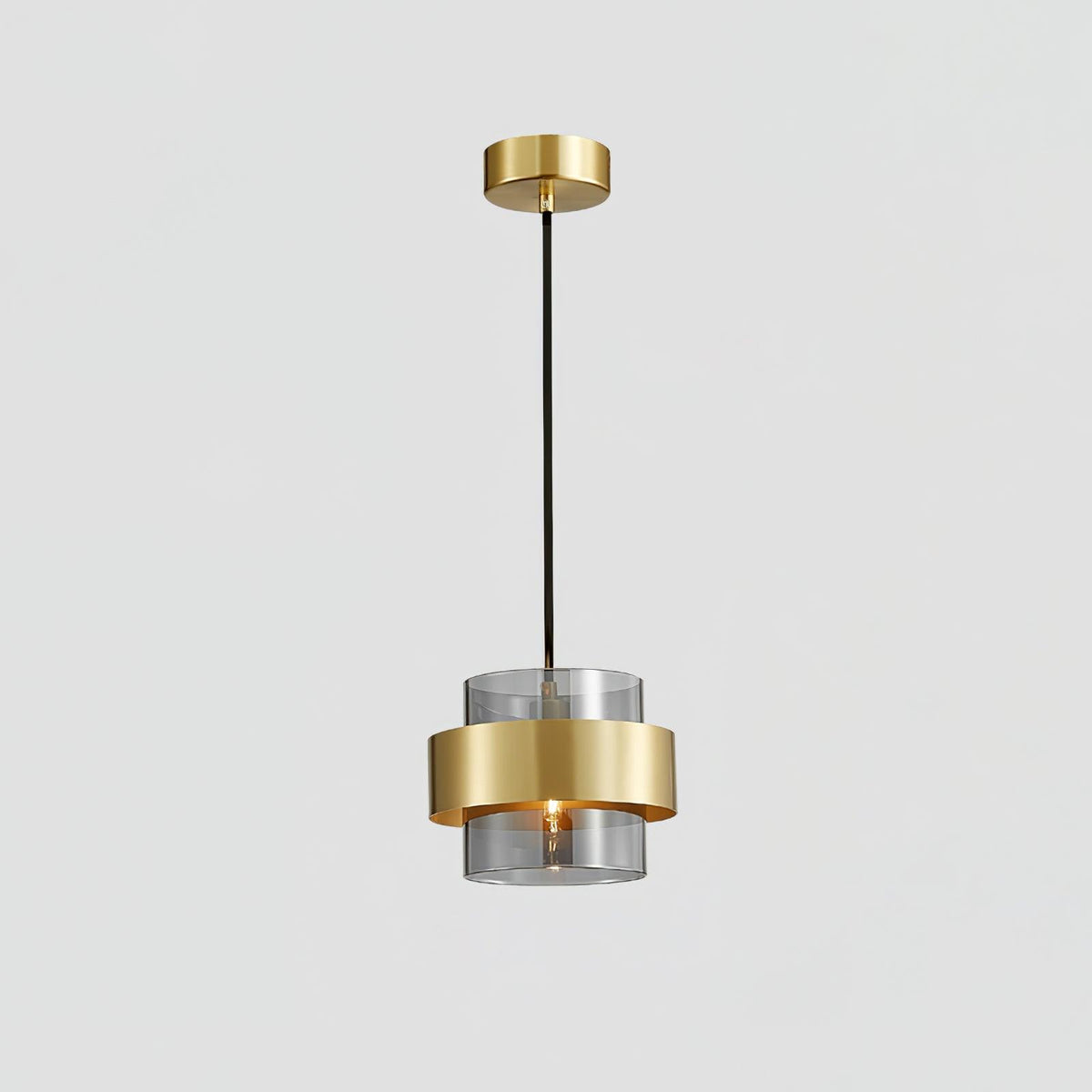 Celariella Pendelleuchte aus Messing mit Glas in zeitgenössischem Design