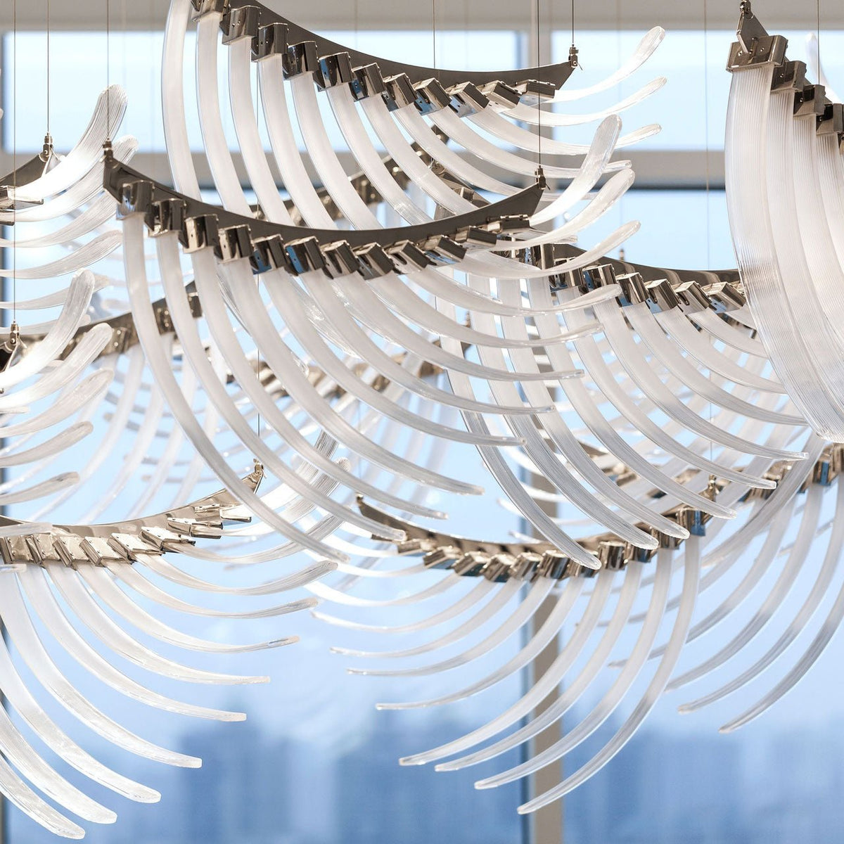 Eurrinia Kronleuchter aus Glas mit Flügelmotiv