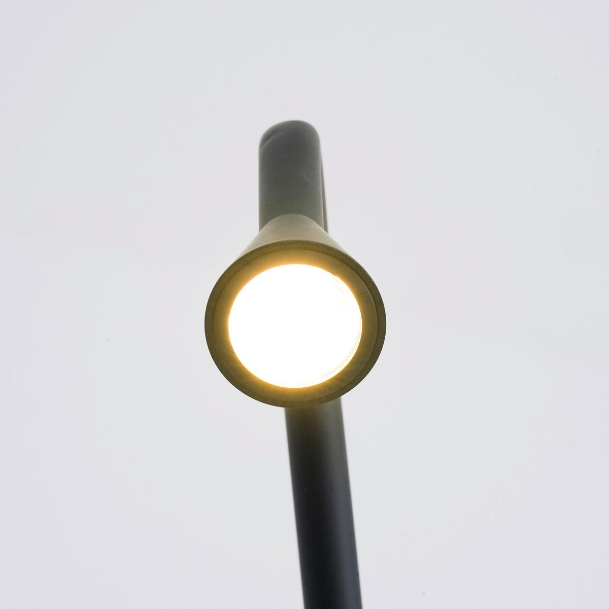 Vesolel zeitgenössische minimalistische Wandleuchte