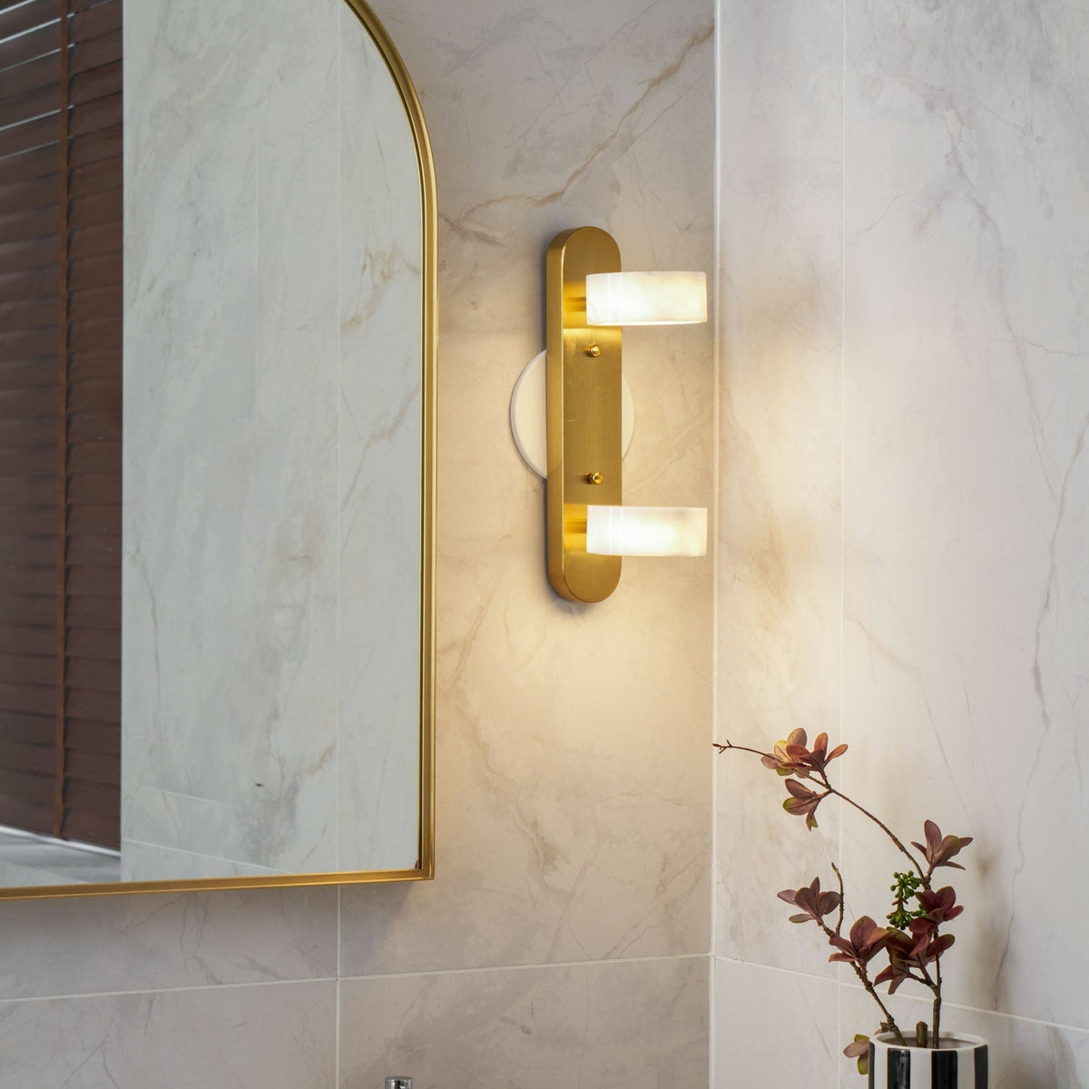Orshaa lineare Travertin-Wandlampe