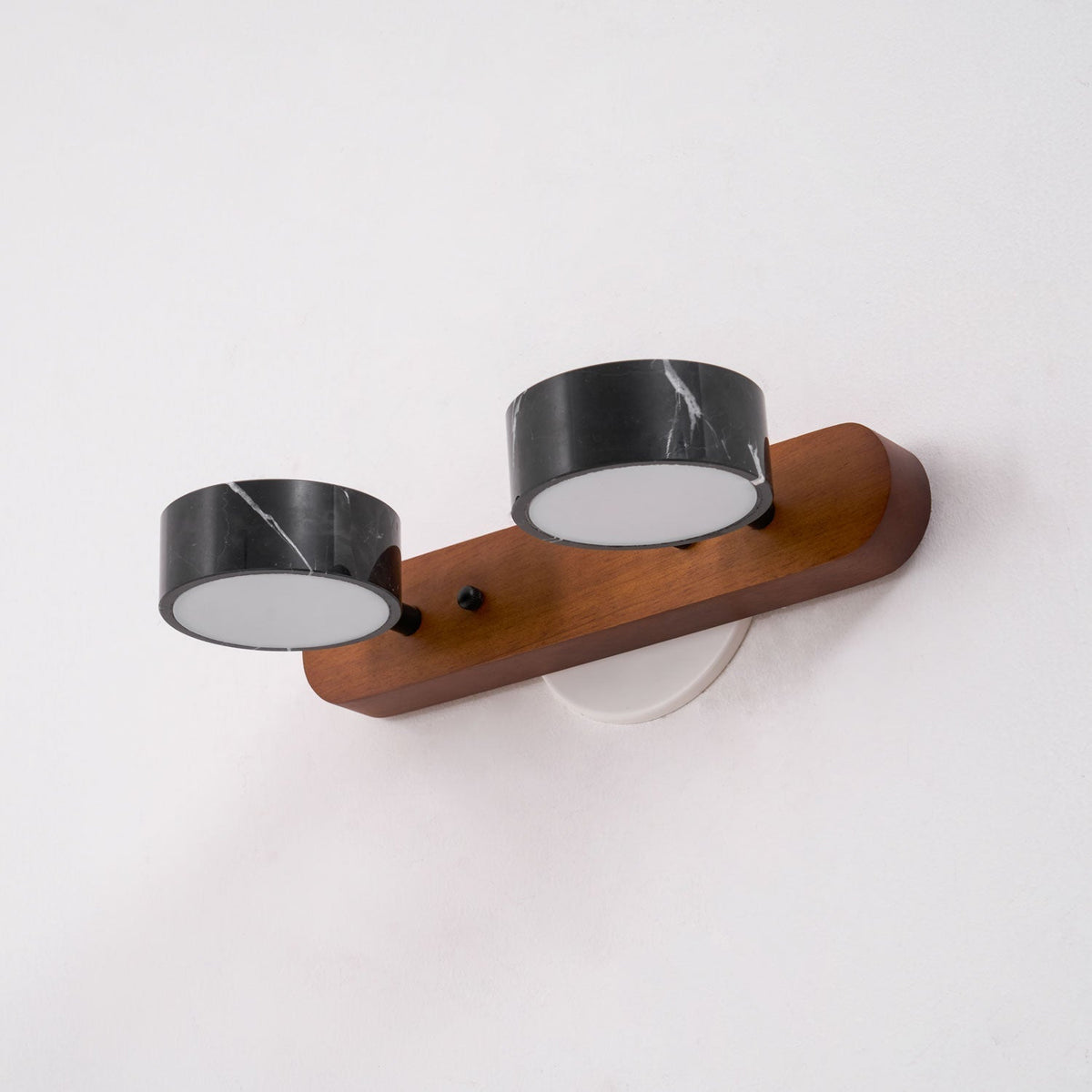 Orshaa lineare Travertin-Wandlampe