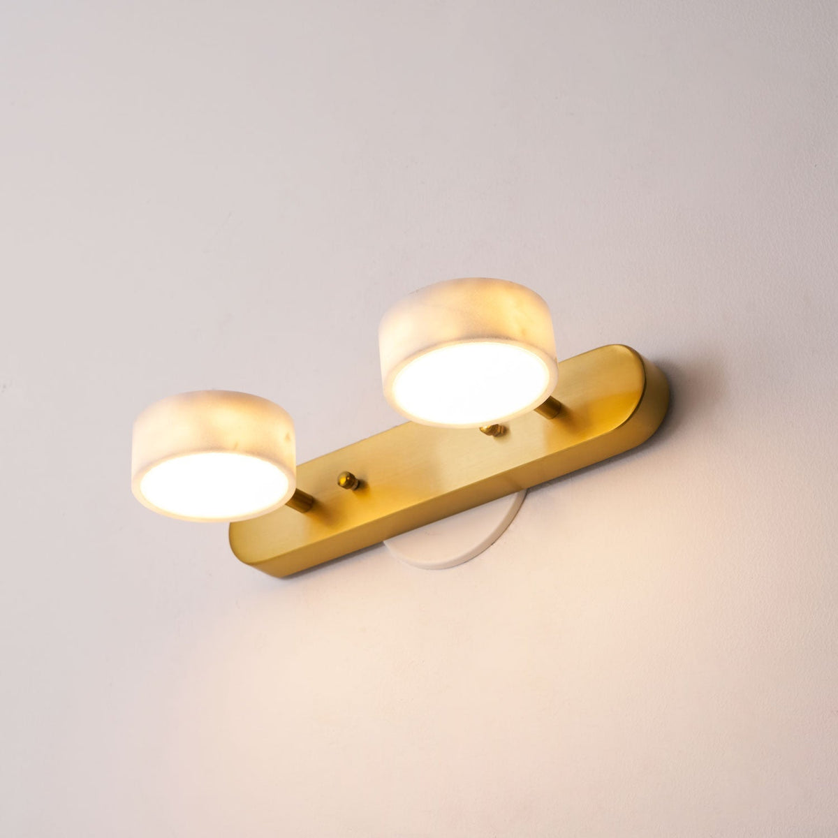 Orshaa lineare Travertin-Wandlampe