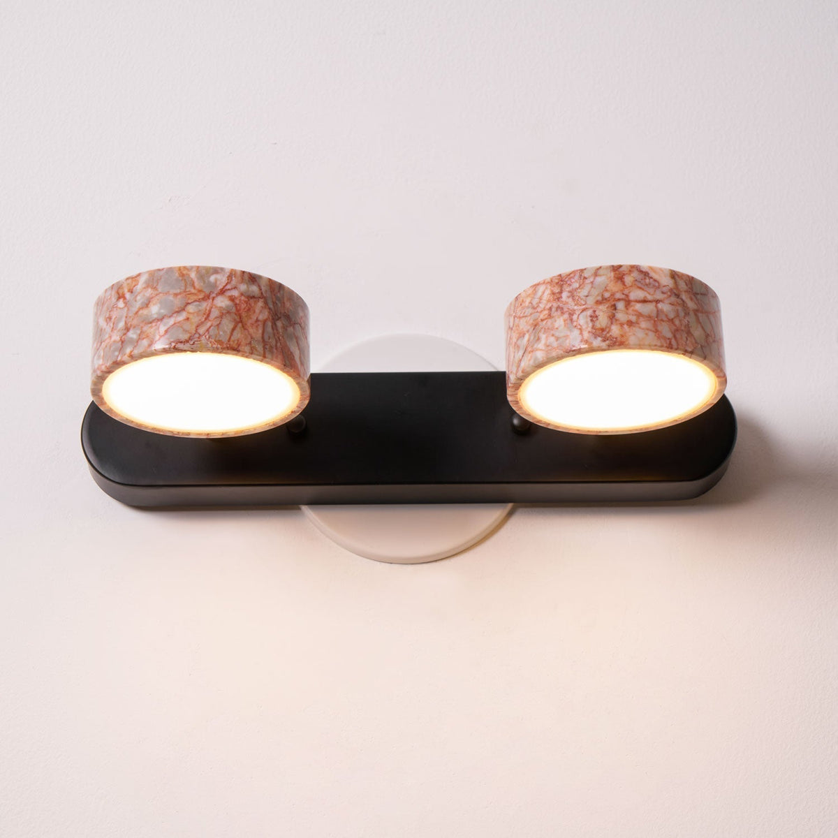 Orshaa lineare Travertin-Wandlampe