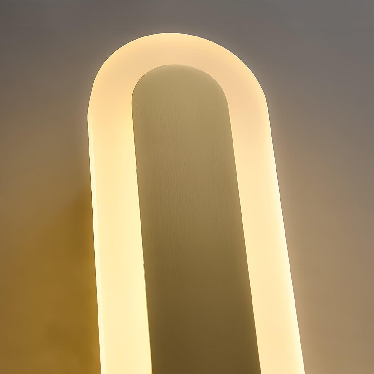 Solanelle zeitgenössische minimalistische Wandleuchte aus Messing