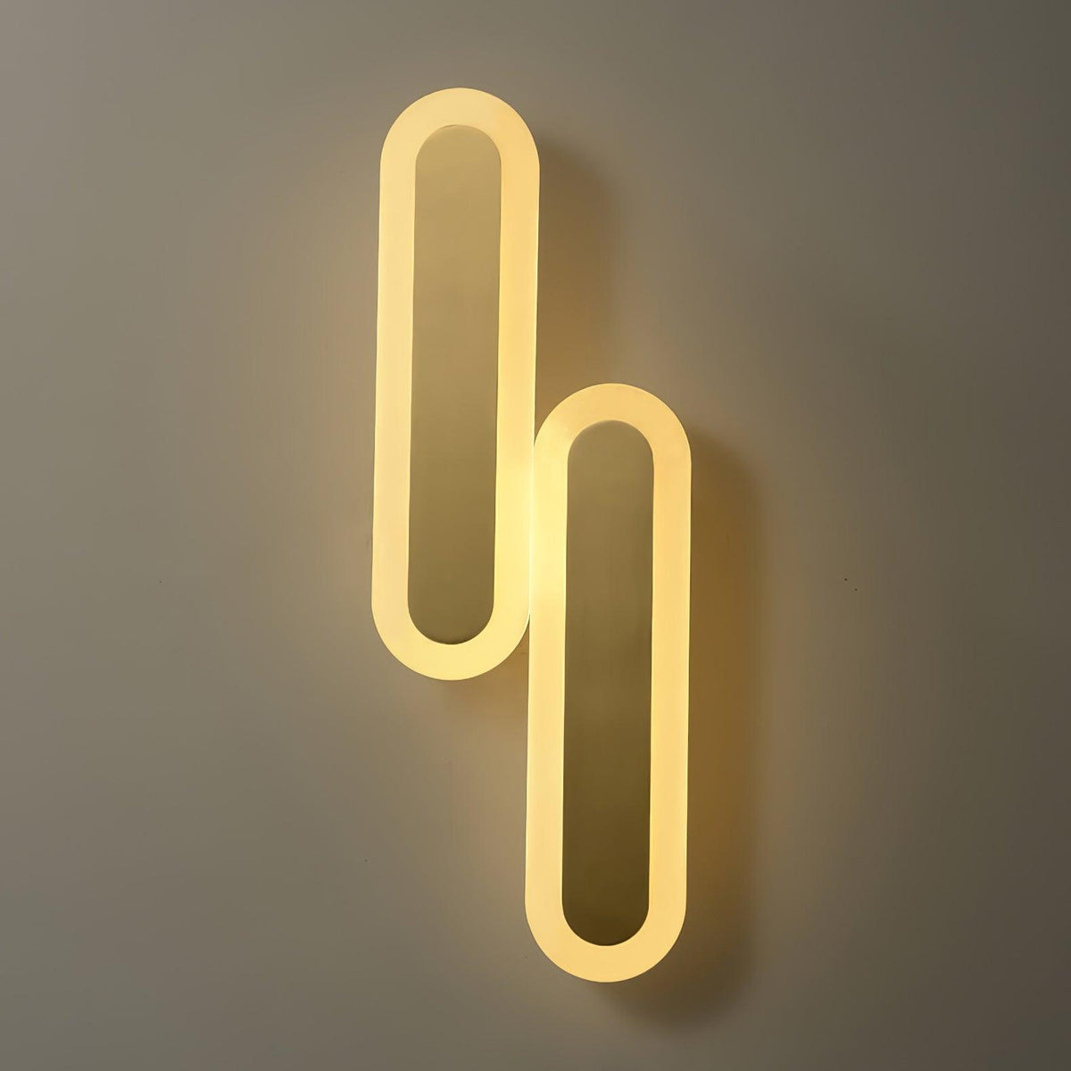 Solanelle zeitgenössische minimalistische Wandleuchte aus Messing