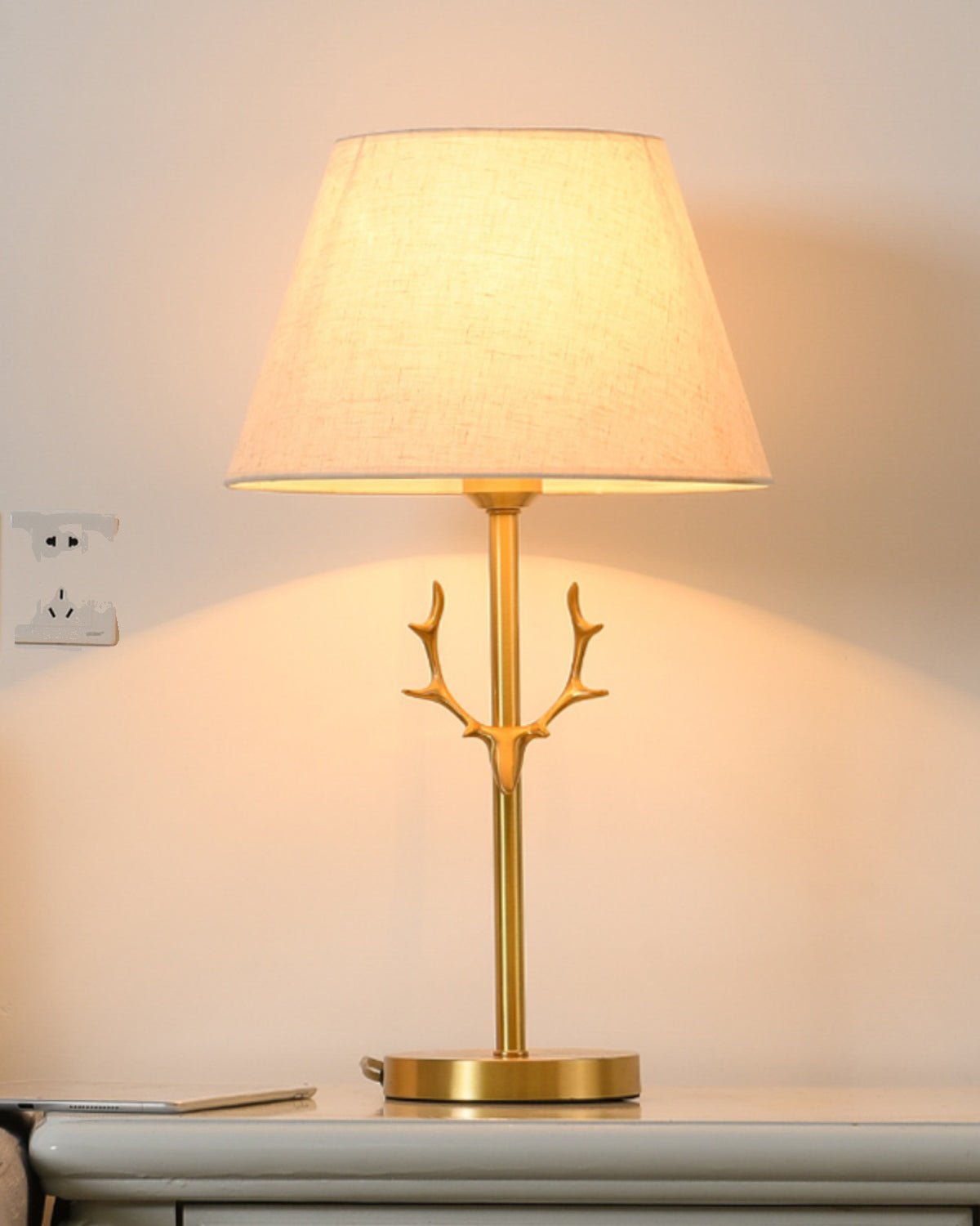 Antler Elegance Messing Tischleuchte