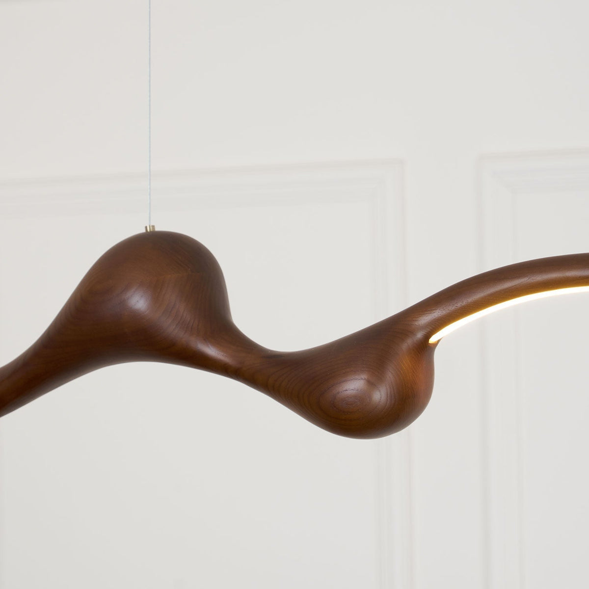 Alenor Pendelleuchte aus Holz im Retro-Stil