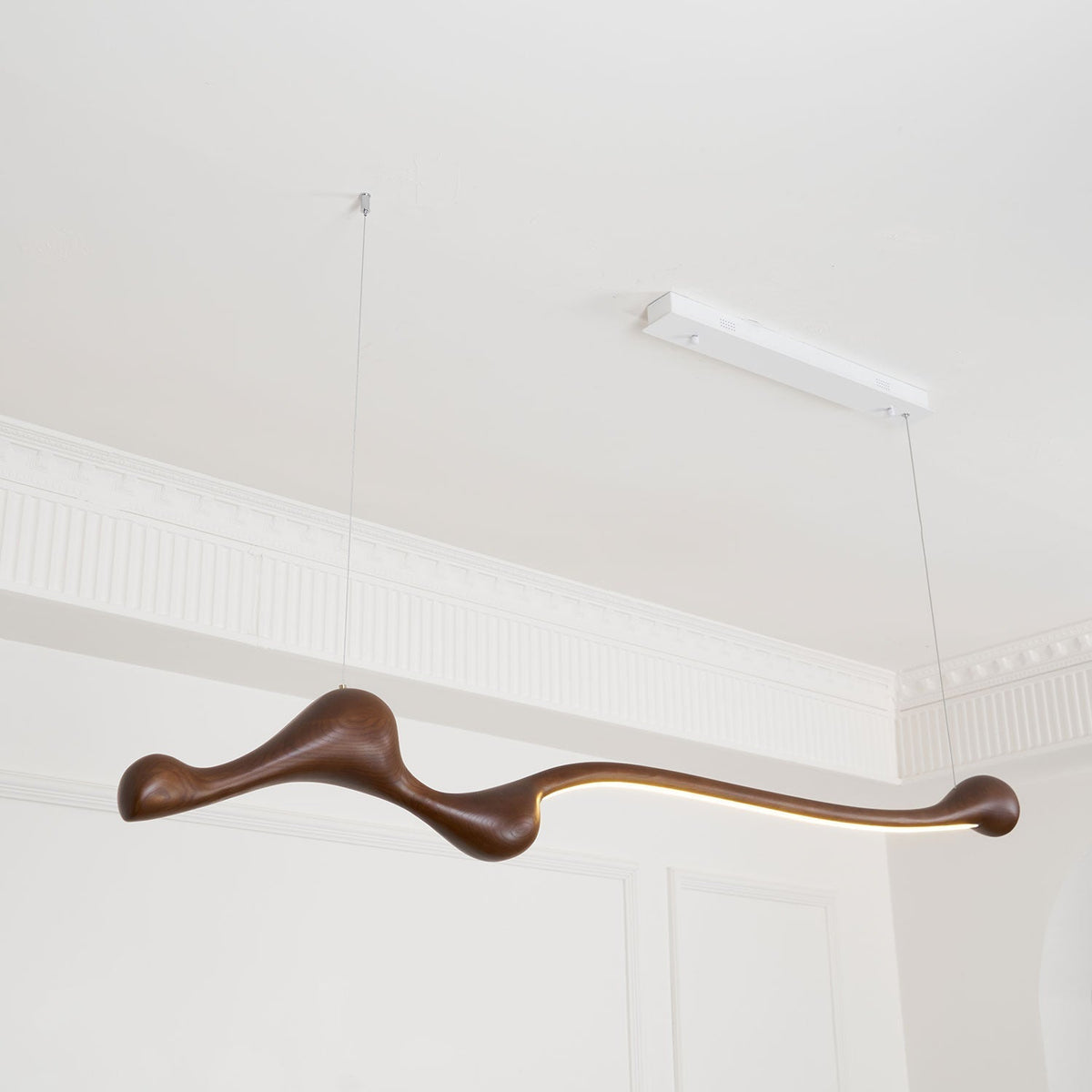 Alenor Pendelleuchte aus Holz im Retro-Stil