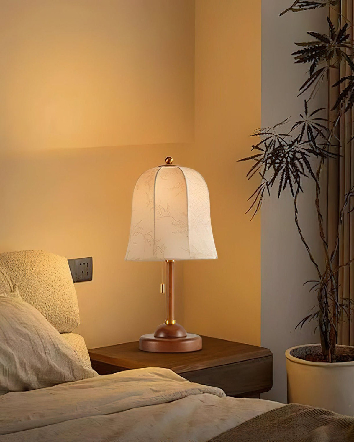 Ivelen Tischleuchte aus Eschenholz im Wabi-Sabi-Stil
