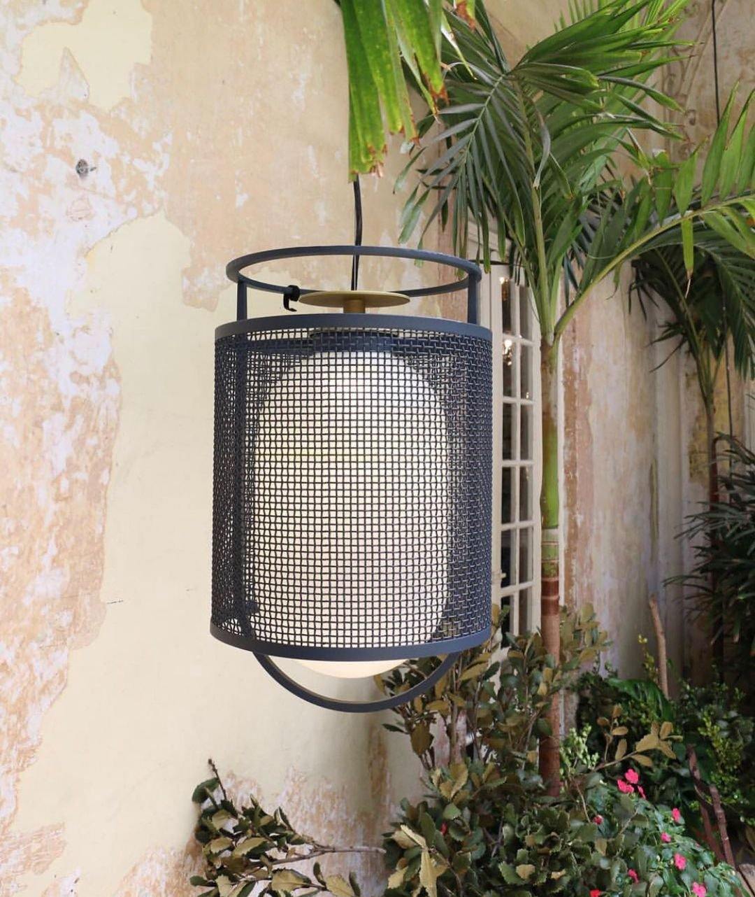 Meren Pendelleuchte aus Messing im Netz-Zylinder-Design für den industriellen Look