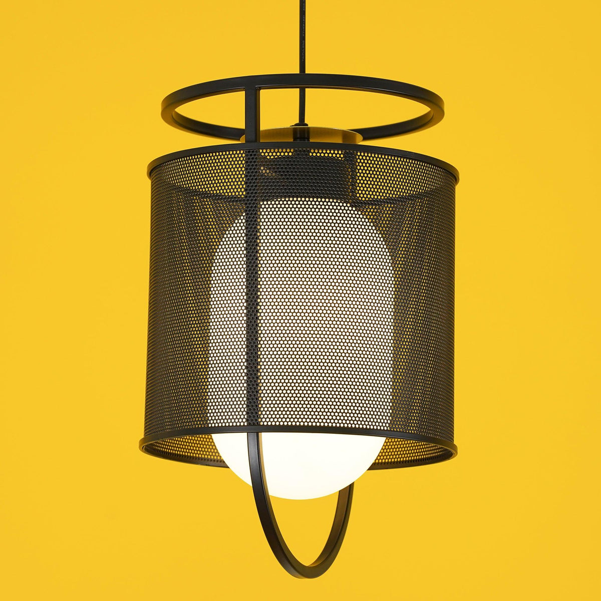 Meren Pendelleuchte aus Messing im Netz-Zylinder-Design für den industriellen Look