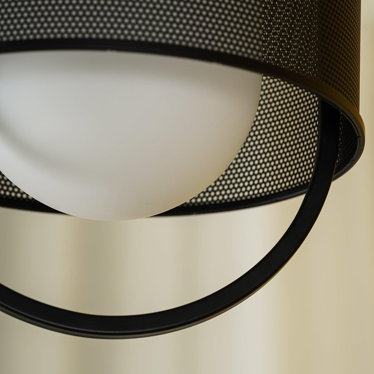 Meren Pendelleuchte aus Messing im Netz-Zylinder-Design für den industriellen Look