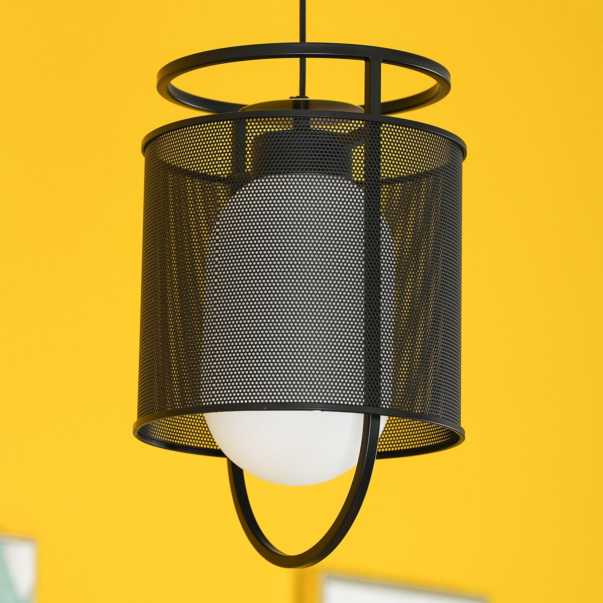 Meren Pendelleuchte aus Messing im Netz-Zylinder-Design für den industriellen Look
