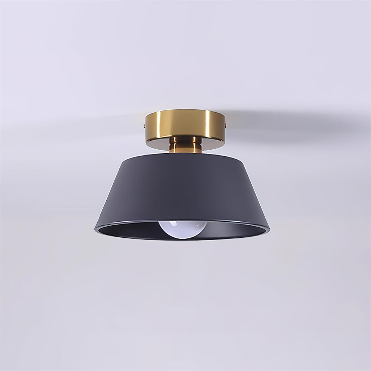 Moderne flache Deckenleuchte mit Metallbaldachin im minimalistischen Stil
