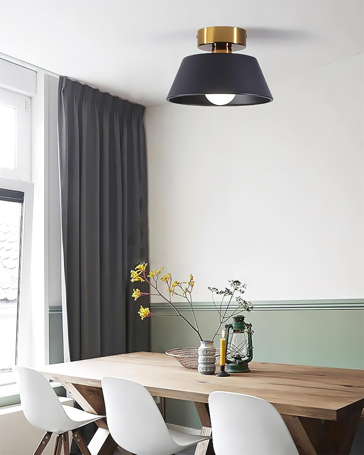Moderne flache Deckenleuchte mit Metallbaldachin im minimalistischen Stil