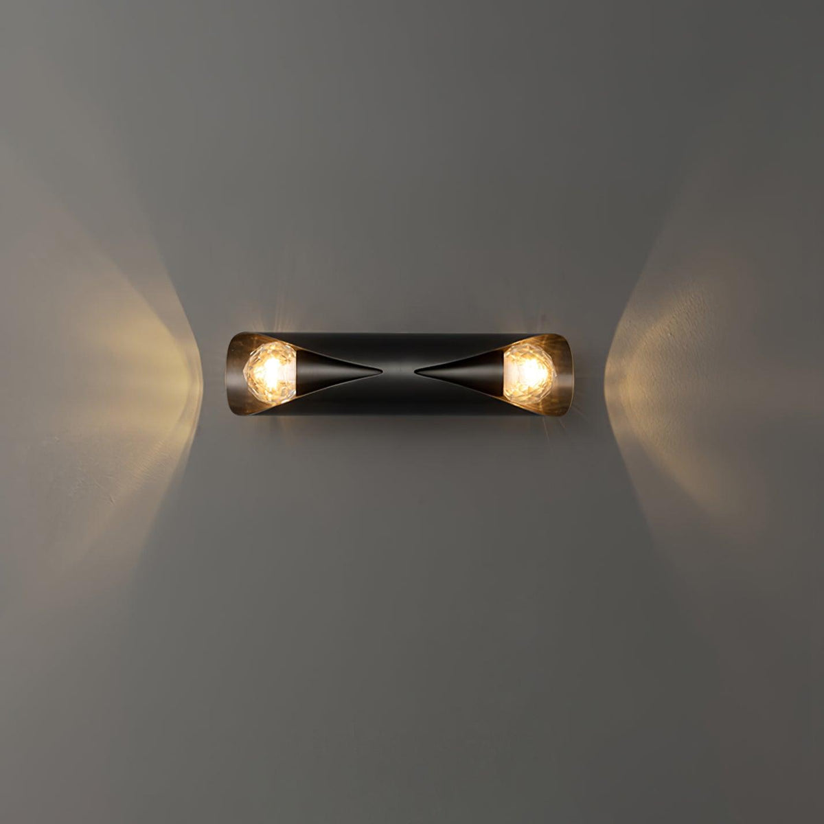 Veyric Diamant-Messing-Wandleuchte