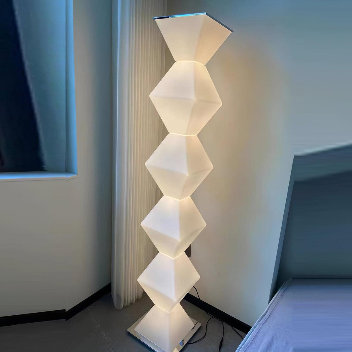 Aurshaor schlanke Pendelleuchte aus Edelstahl