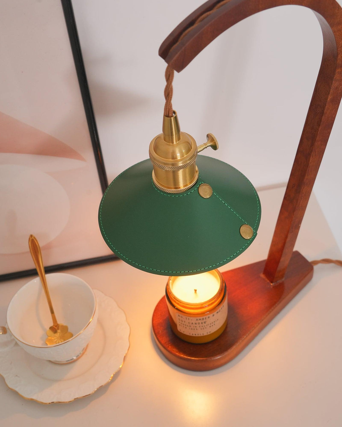 Elvuia Tischleuchte aus grünem Holz