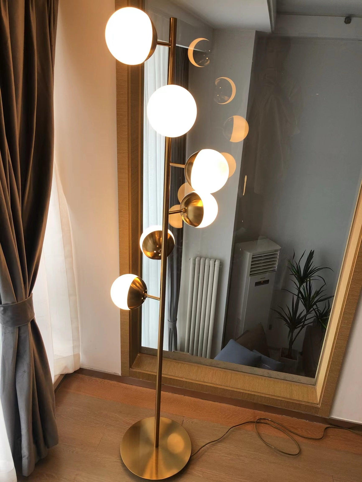 Myliryre Mid-Century-Stil Messing Stehleuchte