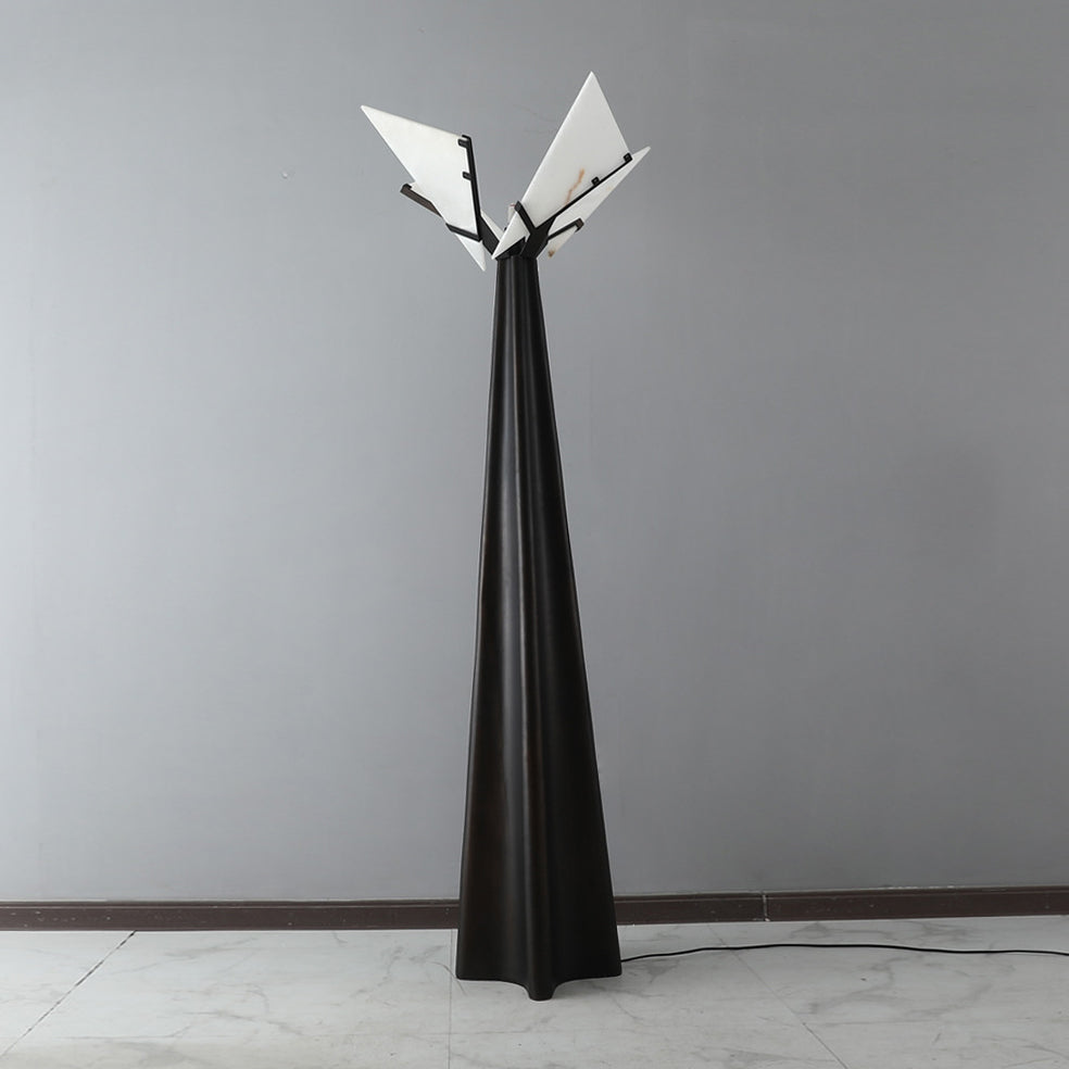 Spire Stehleuchte aus Alabaster