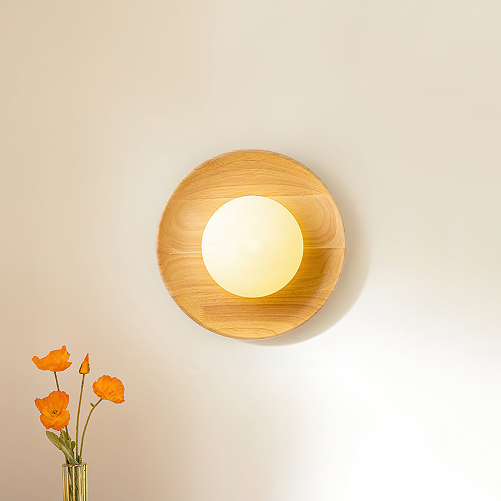 Runa Wandleuchte aus Holz
