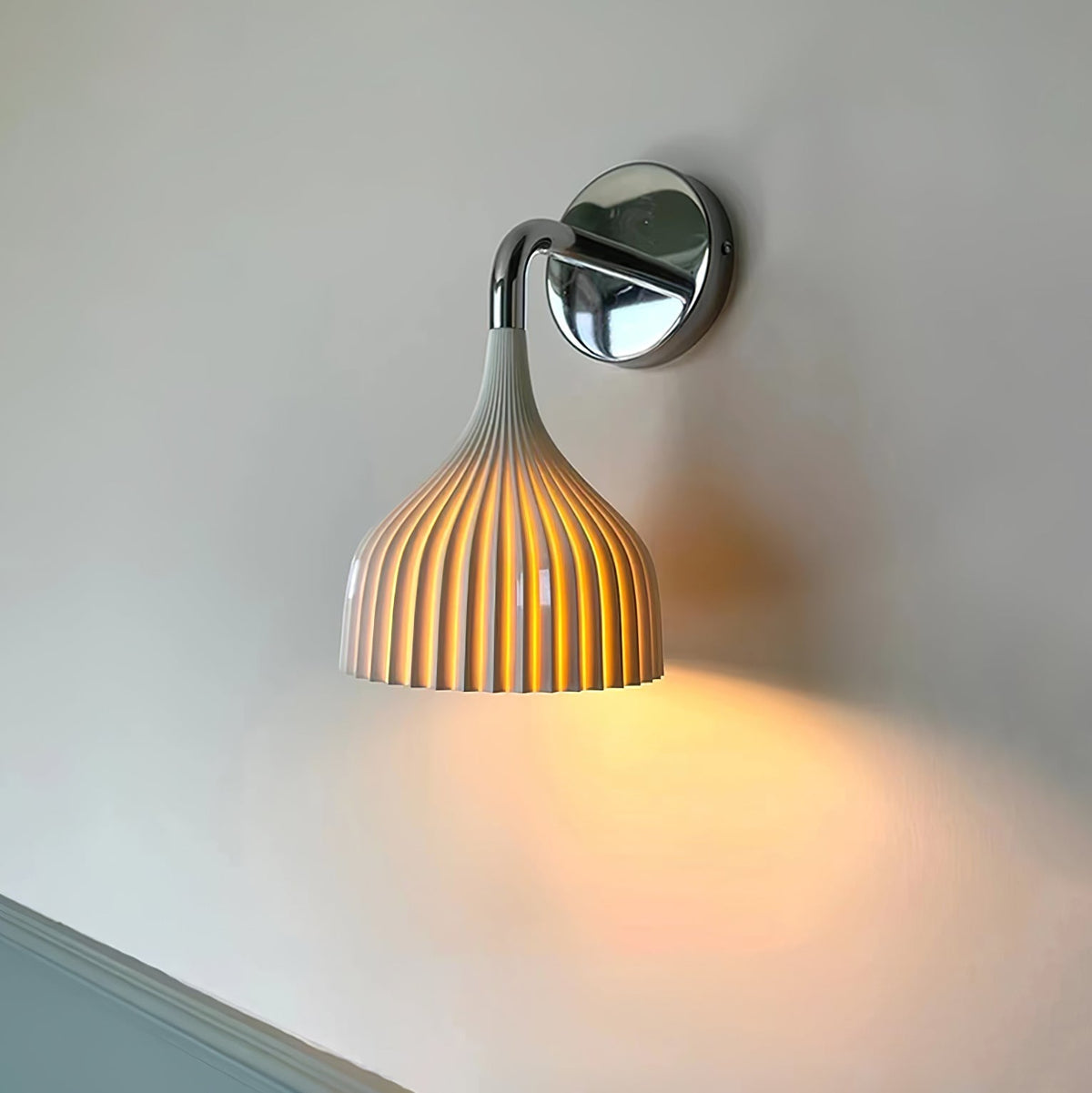 Aurzorus zeitgenössische minimalistische Kunststoff-Wandleuchte