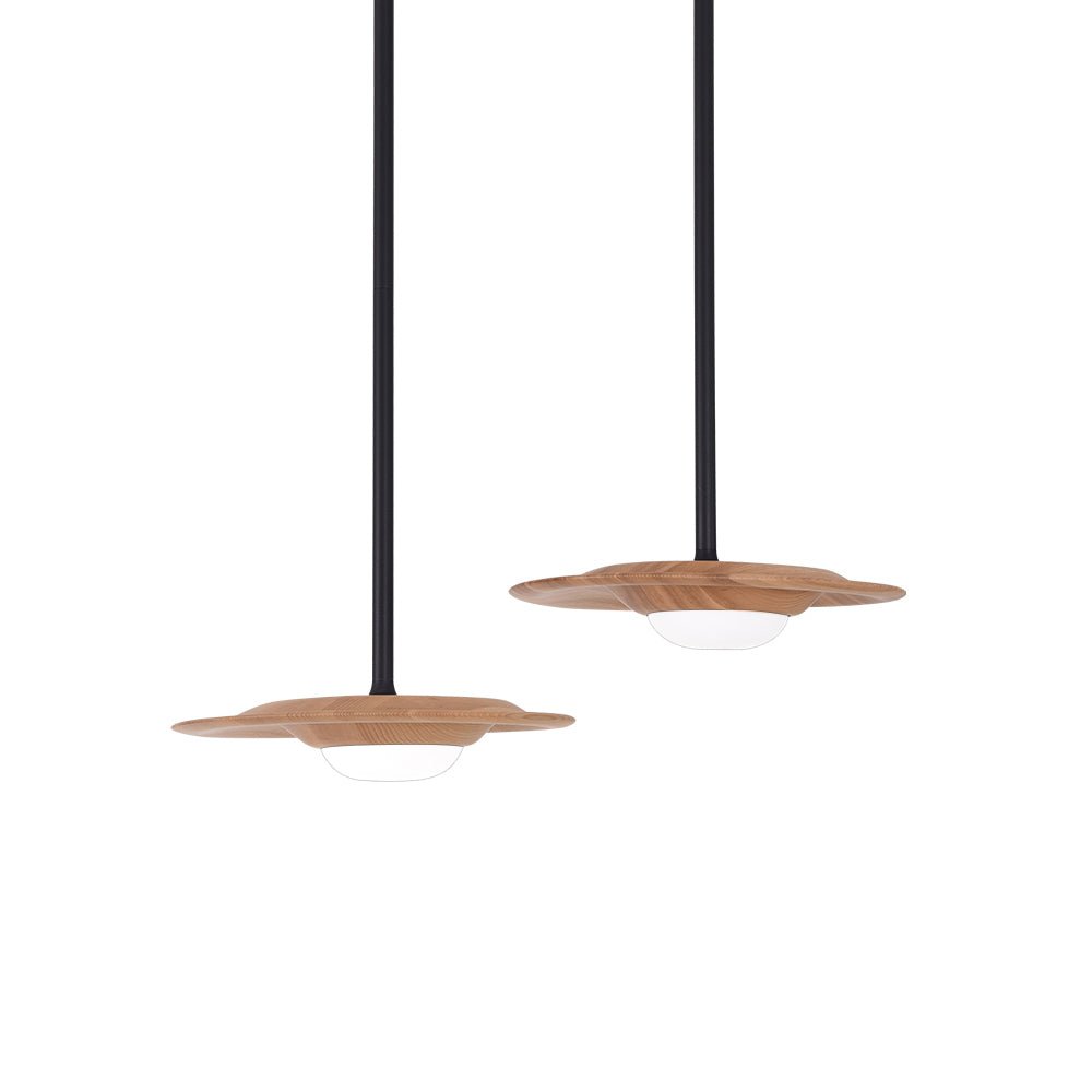 Cesilis Pendelleuchte aus Holz