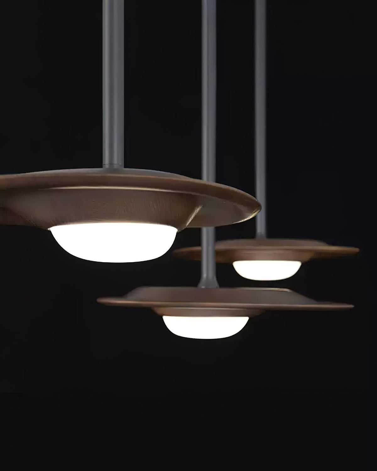 Cesilis Pendelleuchte aus Holz