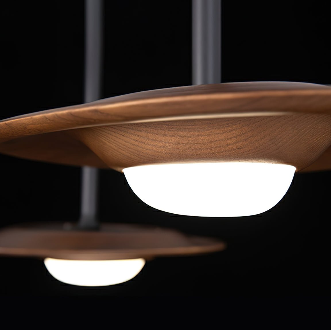 Cesilis Pendelleuchte aus Holz