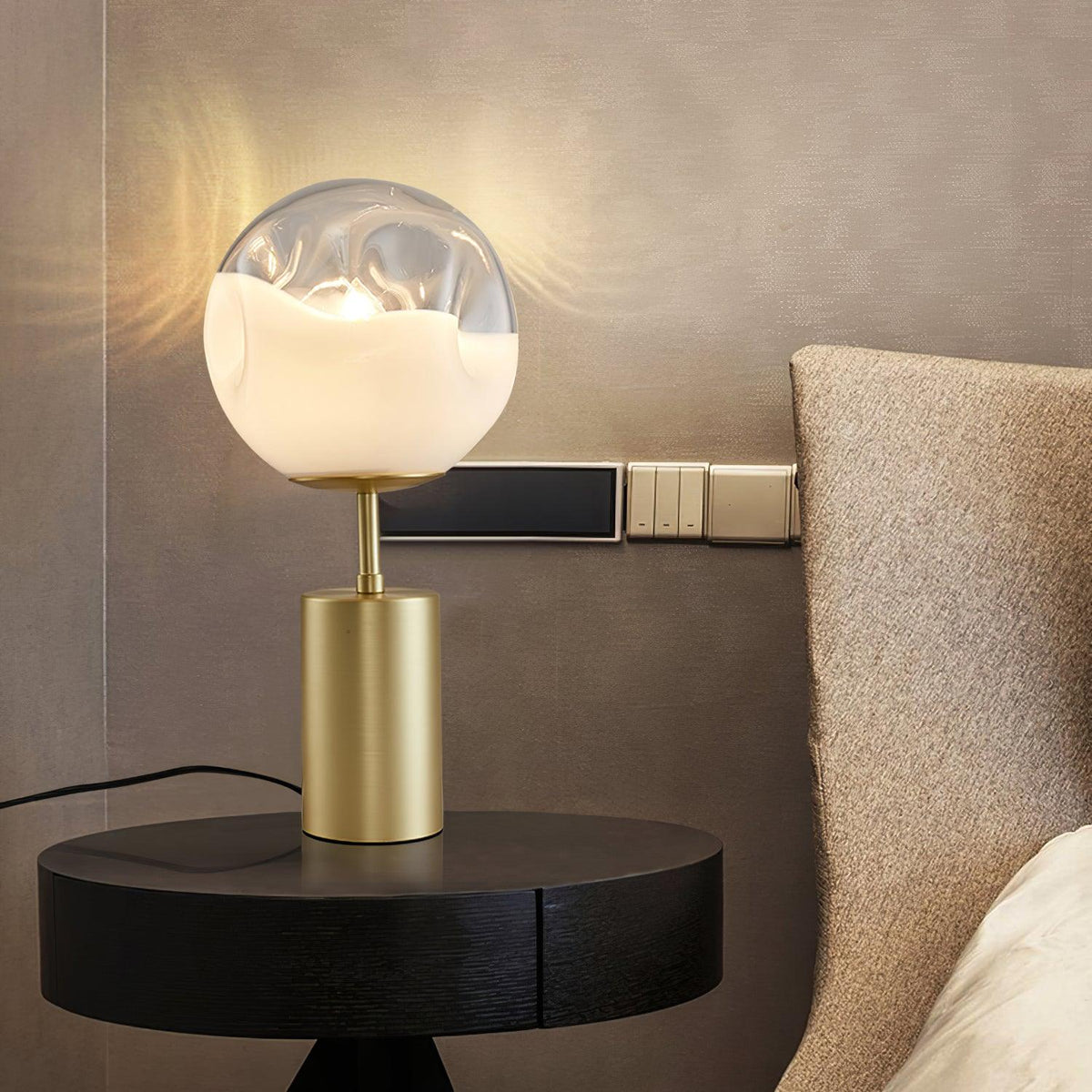 Aurea Classic Tischleuchte aus Glas