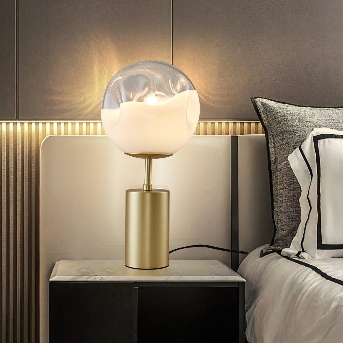 Aurea Classic Tischleuchte aus Glas
