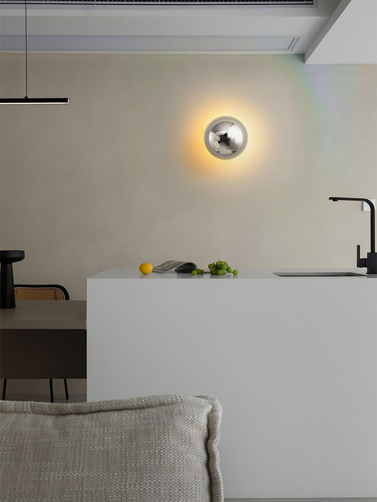 Virixy moderne minimalistische Wandleuchte mit Kugelschirm