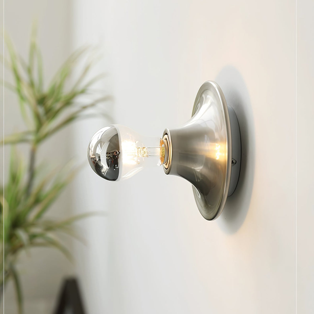 Ortheen zeitgenössische minimalistische Wandleuchte aus Glas