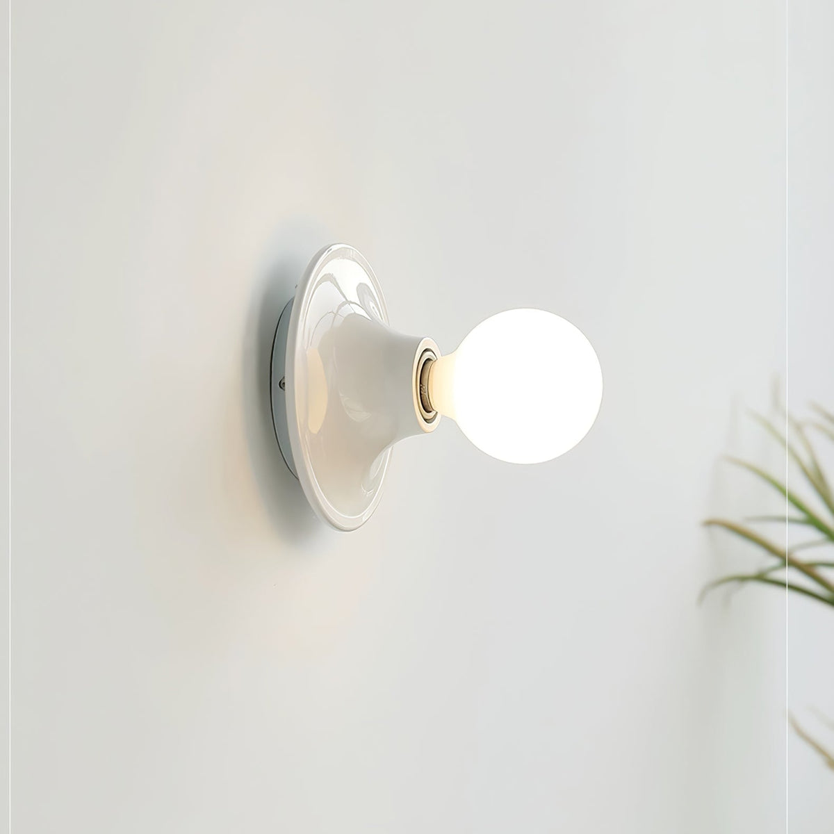 Ortheen zeitgenössische minimalistische Wandleuchte aus Glas