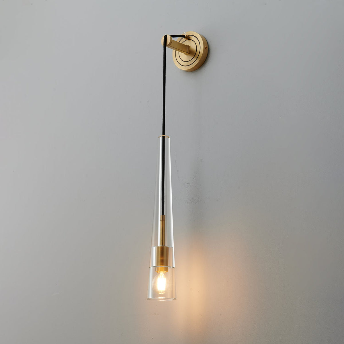 Zodorila zeitgenössische minimalistische Wandleuchte aus Kristall