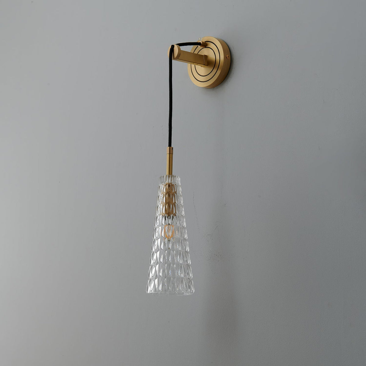Zodorila zeitgenössische minimalistische Wandleuchte aus Kristall