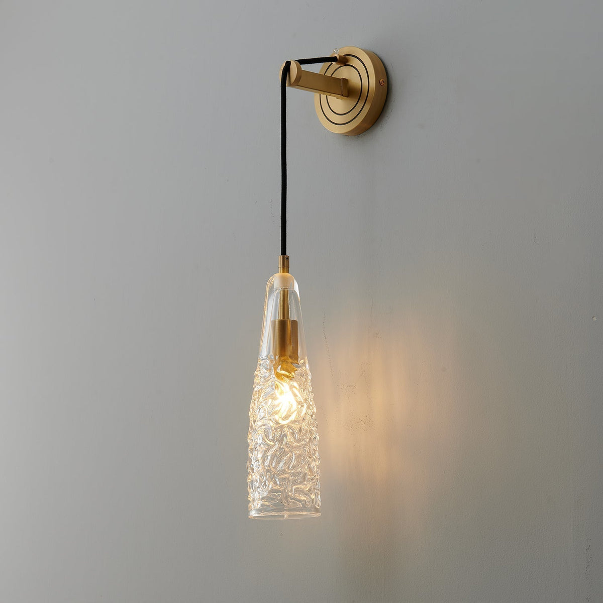 Zodorila zeitgenössische minimalistische Wandleuchte aus Kristall