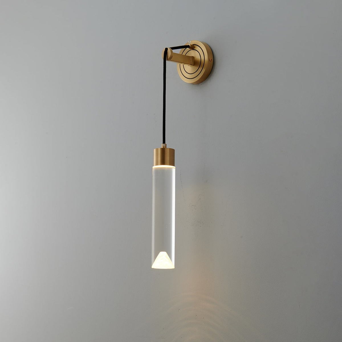 Zodorila zeitgenössische minimalistische Wandleuchte aus Kristall