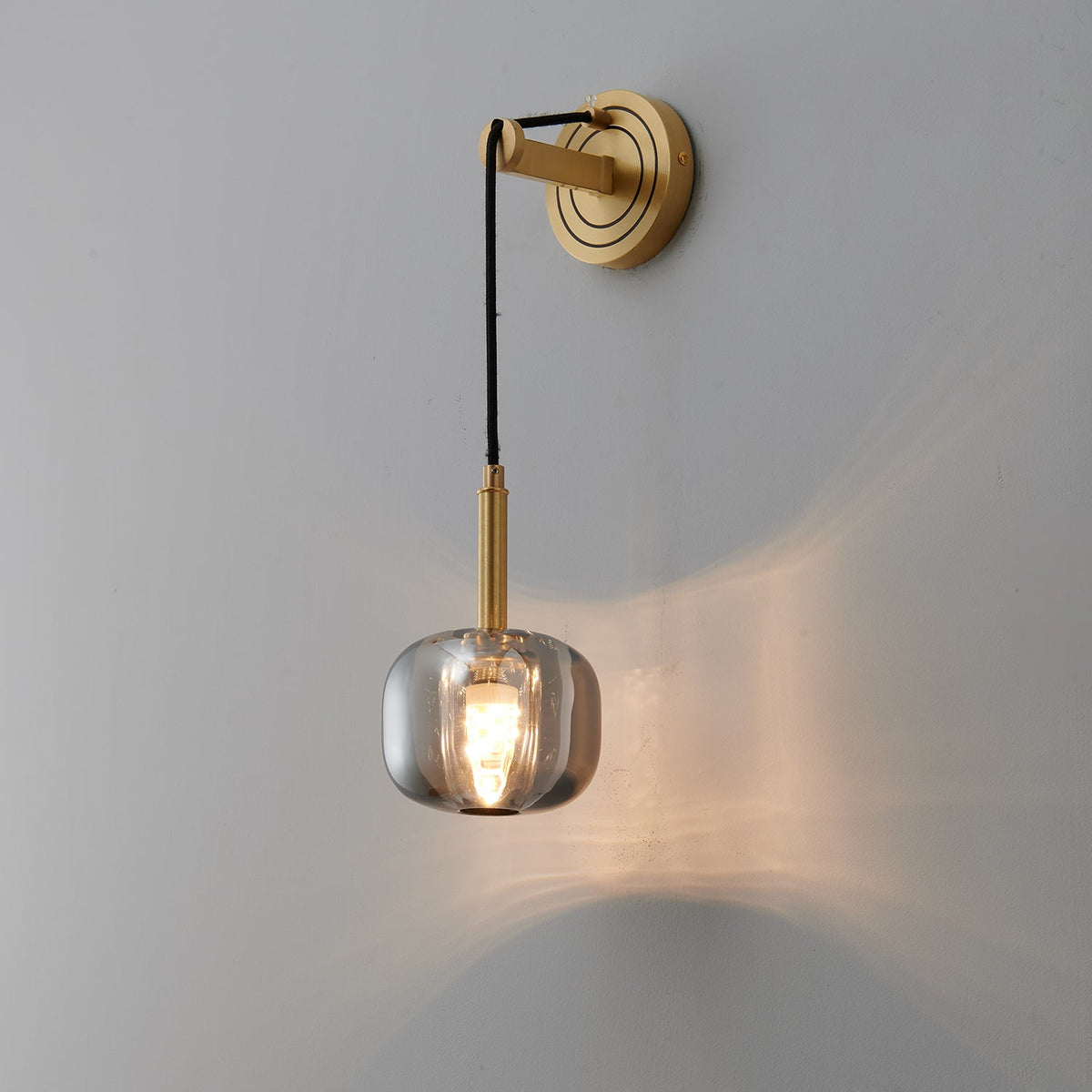 Zodorila zeitgenössische minimalistische Wandleuchte aus Kristall
