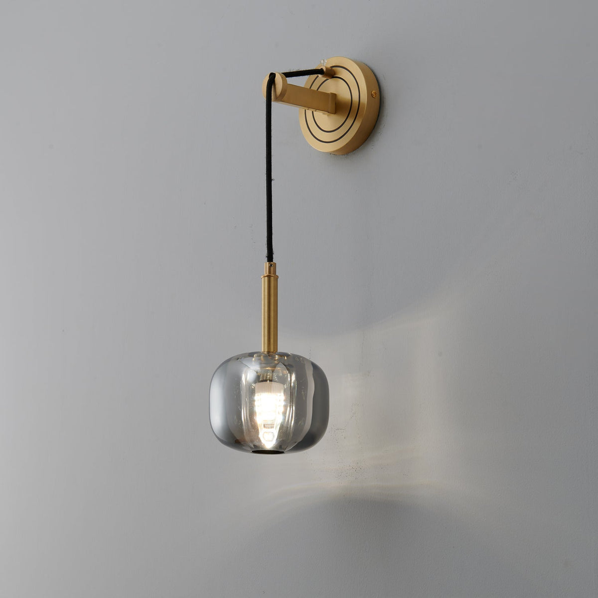 Zodorila zeitgenössische minimalistische Wandleuchte aus Kristall