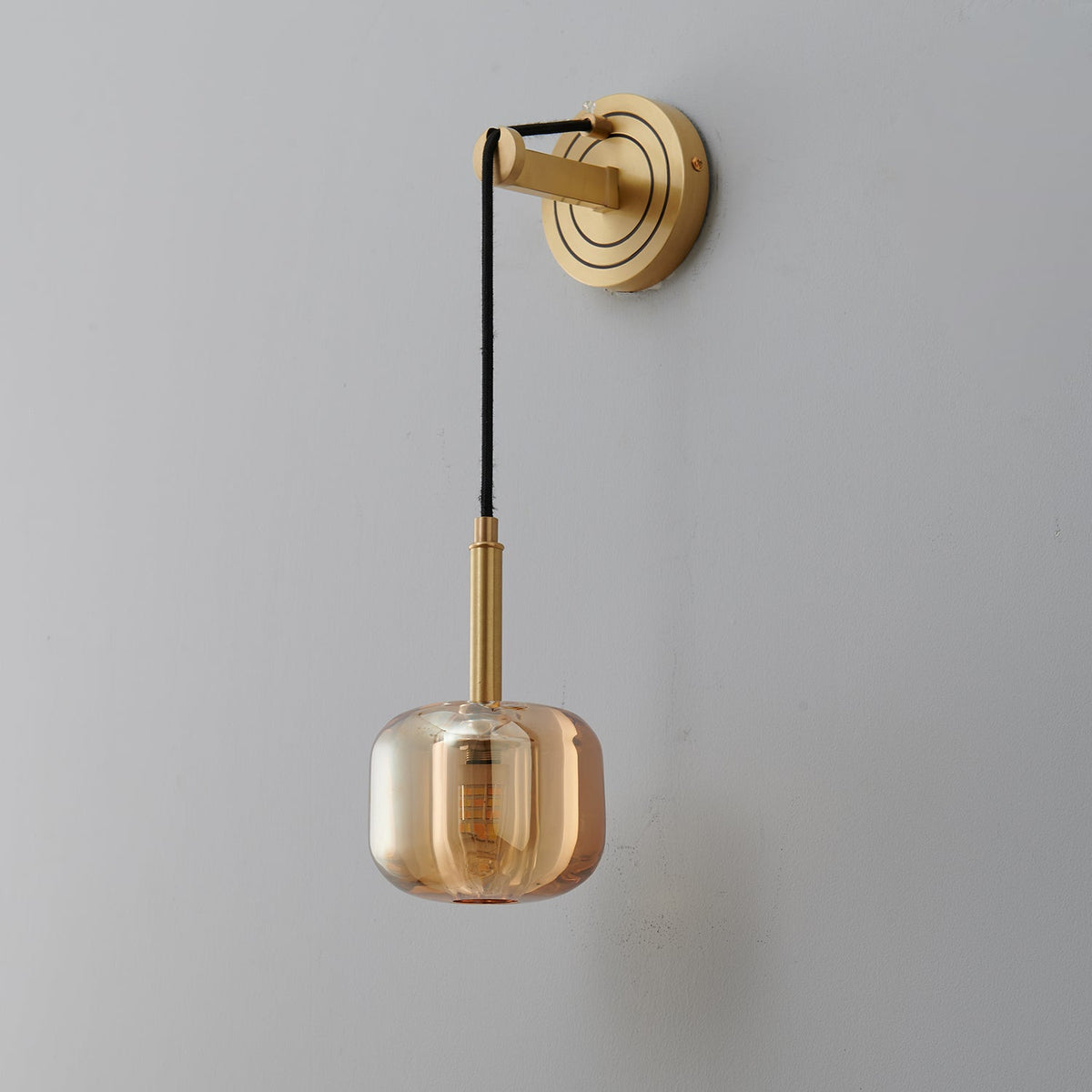 Zodorila zeitgenössische minimalistische Wandleuchte aus Kristall