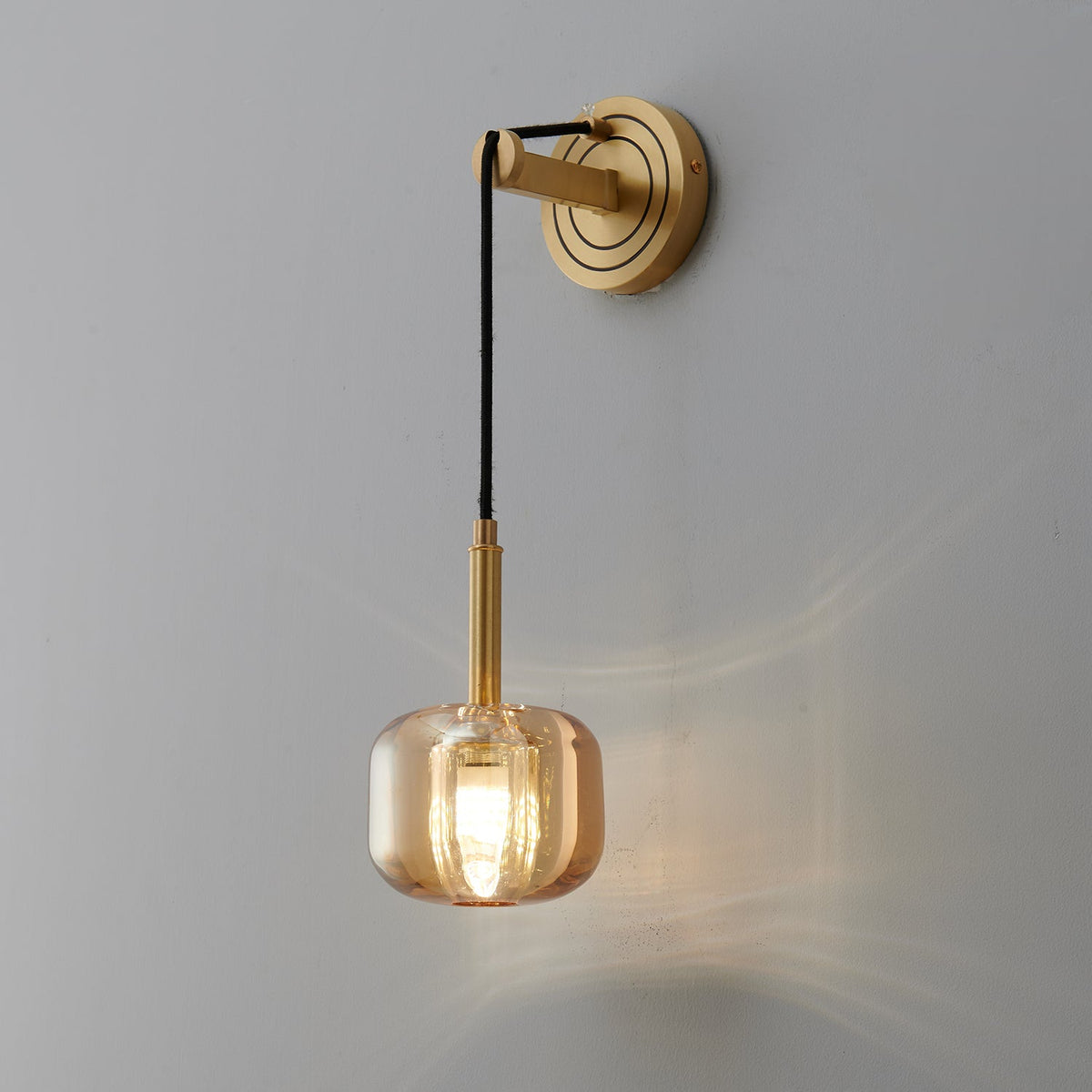Zodorila zeitgenössische minimalistische Wandleuchte aus Kristall