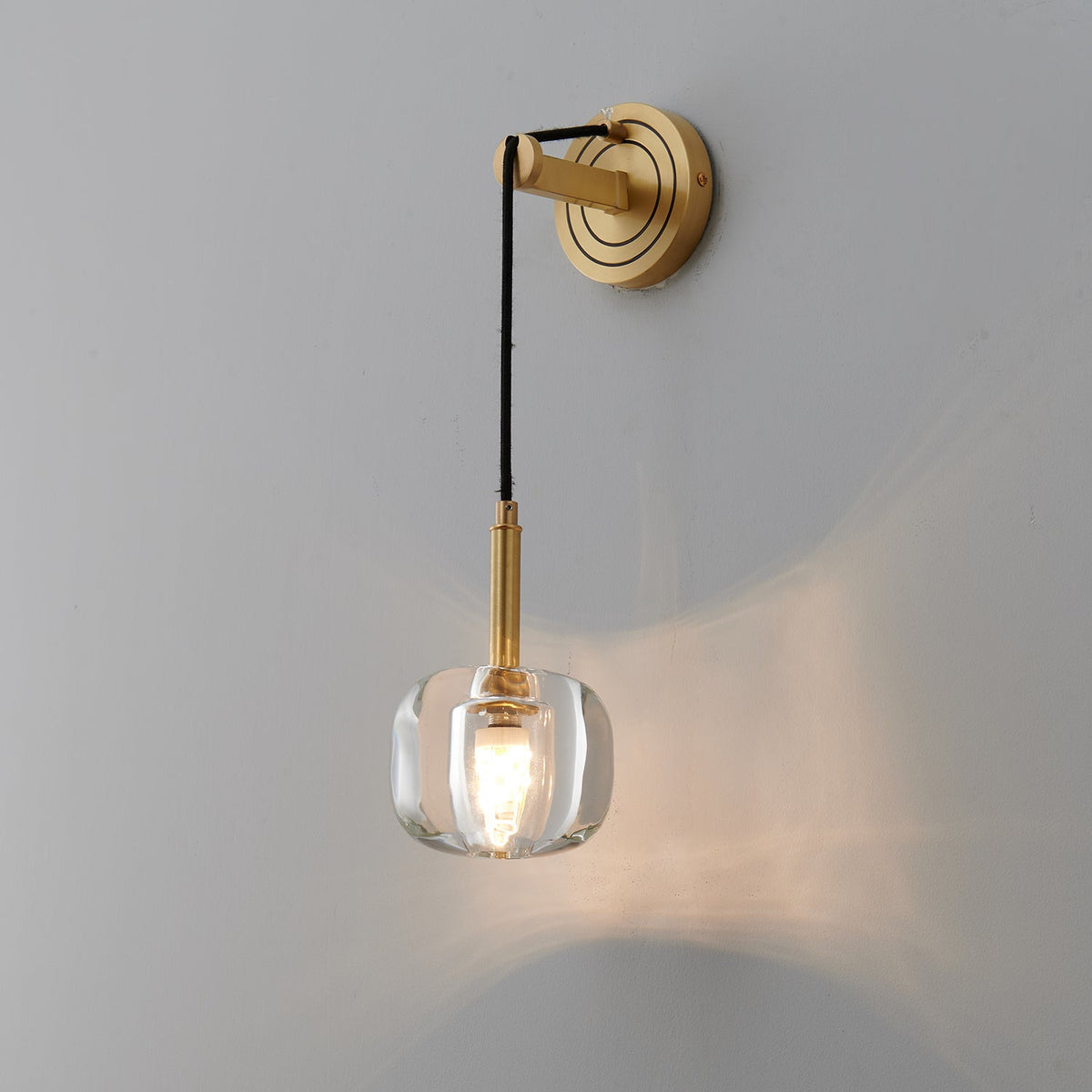 Zodorila zeitgenössische minimalistische Wandleuchte aus Kristall