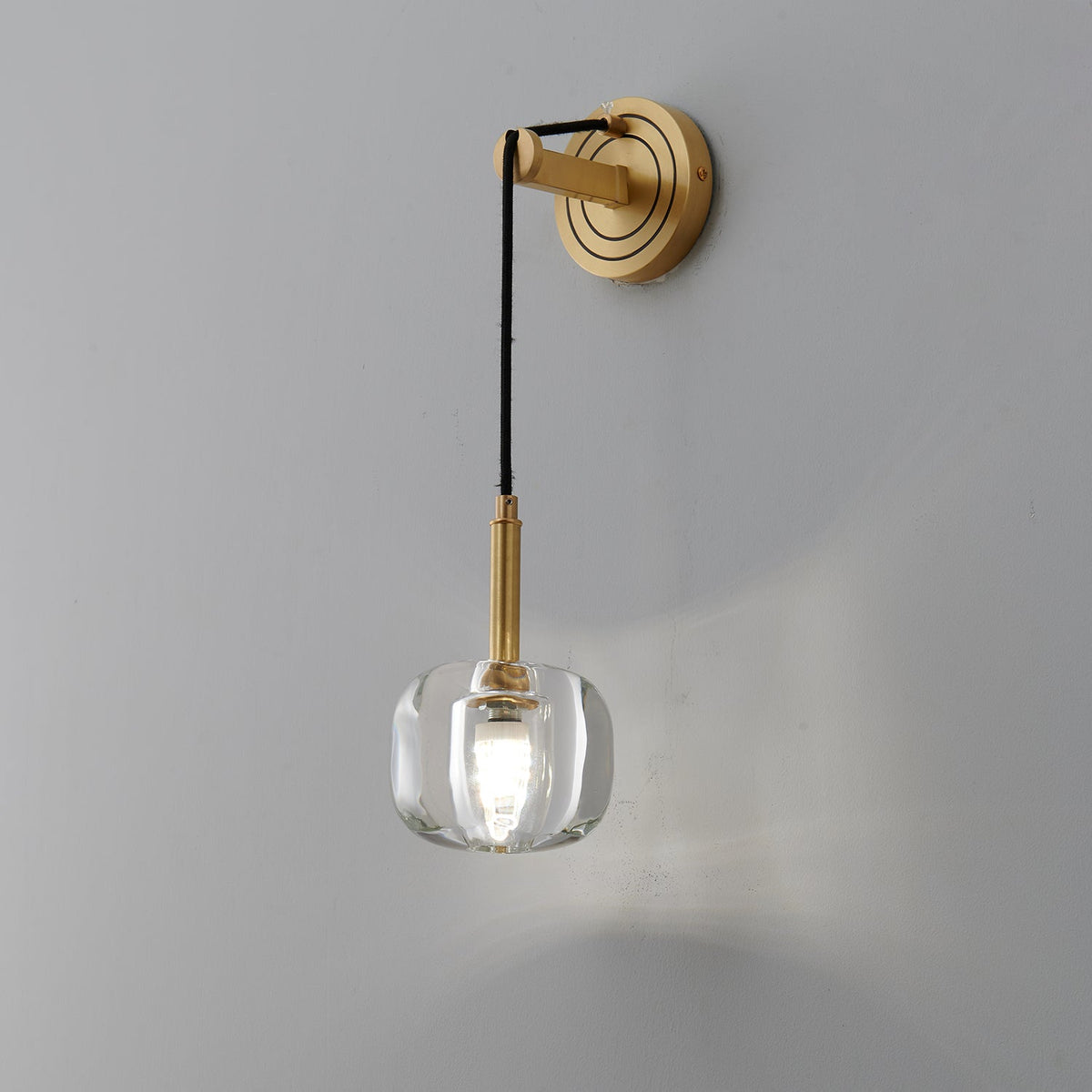 Zodorila zeitgenössische minimalistische Wandleuchte aus Kristall