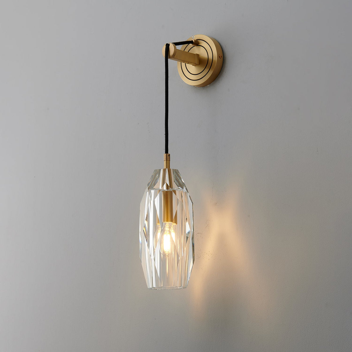 Zodorila zeitgenössische minimalistische Wandleuchte aus Kristall