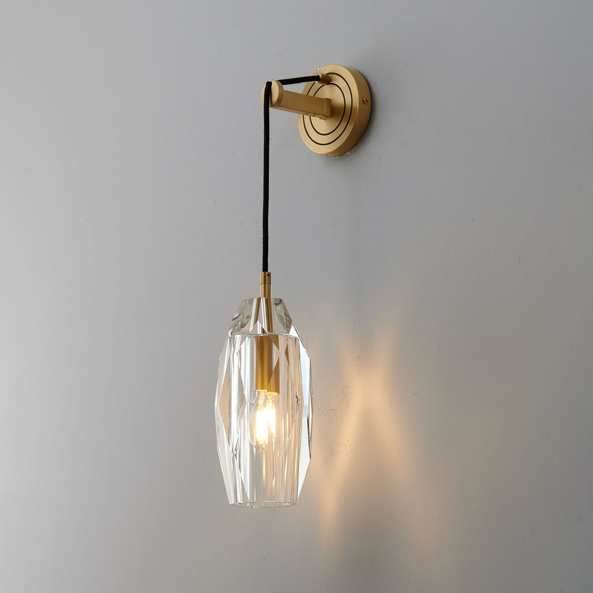 Zodorila zeitgenössische minimalistische Wandleuchte aus Kristall