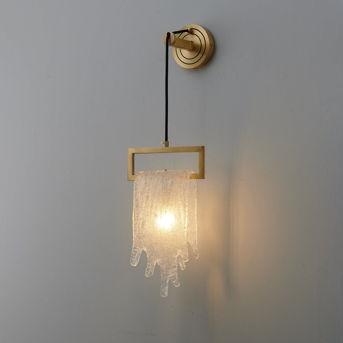 Zodorila zeitgenössische minimalistische Wandleuchte aus Kristall