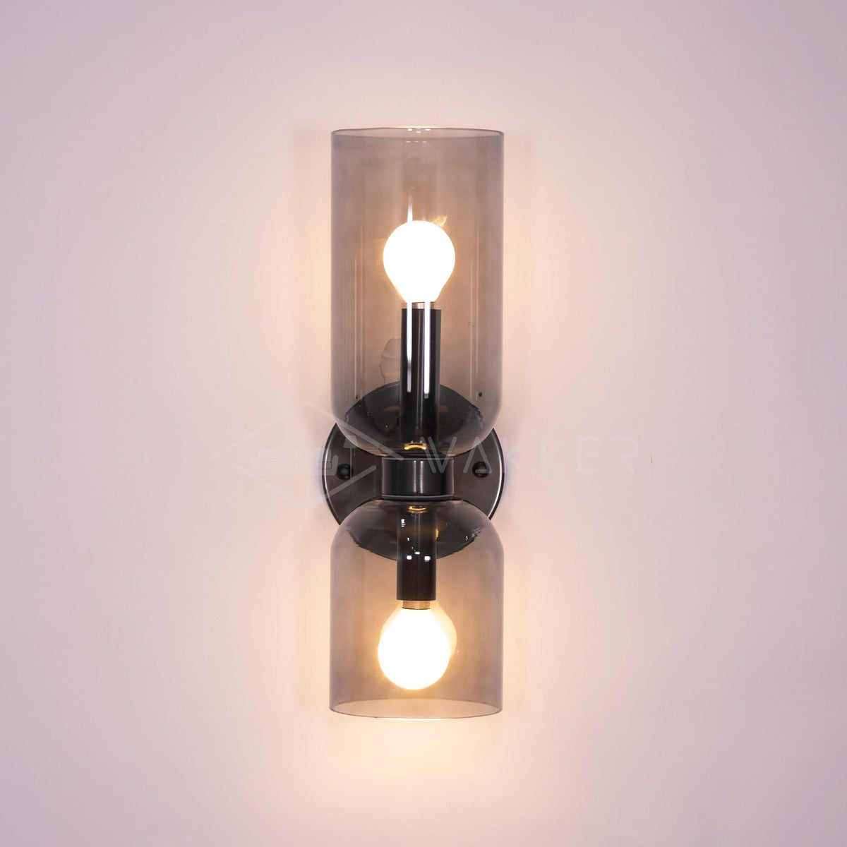 Bryn zeitgenössische minimalistische Wandleuchte aus Glas
